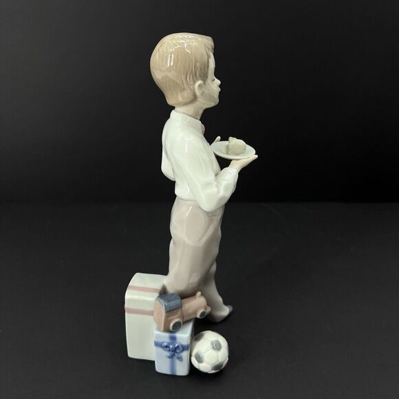 LLADRO 5877 & 5429 Guest Of Honor Boy & Girl Happy Birthday Cake Figurine Pair - Picture 3 of 13